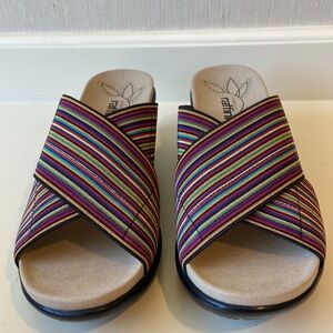 Umberto Raffini Nolce Cross multi colored sandals